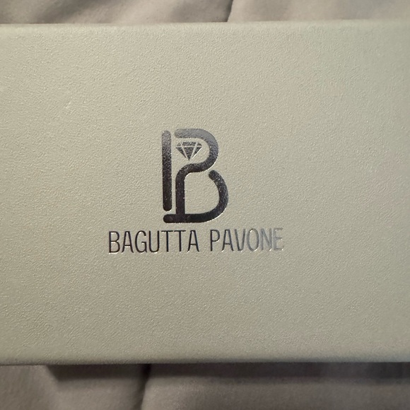 Womens moissanite diamond ring - Picture 4 of 11